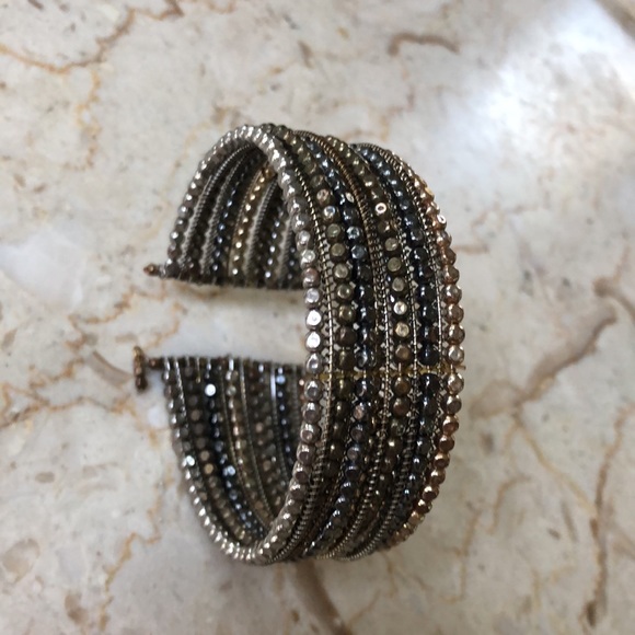 four color attached  faceted  bead cuff bracelet - Picture 4 of 7